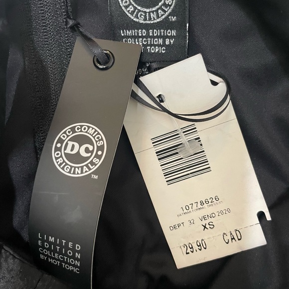 🆕 DC Comics Limited Edition Batman Formal Dress 🦇 GOTH Costume - Picture 9 of 9